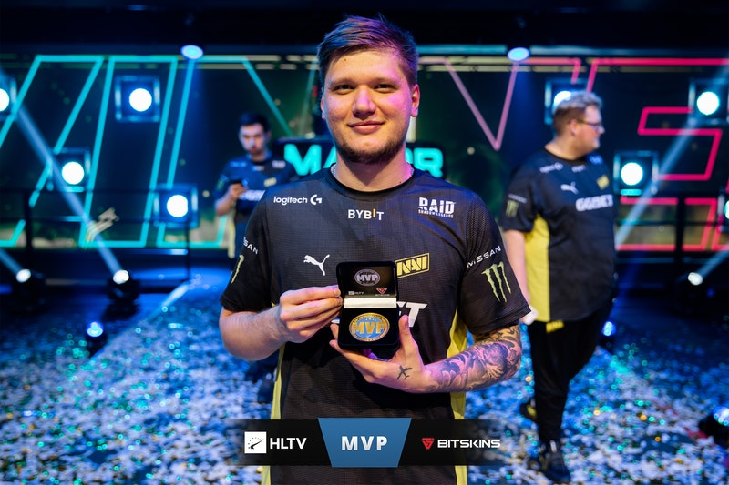 S1mple với danh hiệu MVP của PGL Major Stockholm. Nguồn ảnh: HLTV